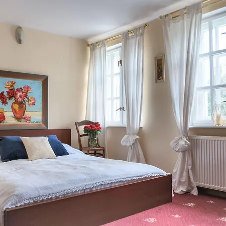 منتزه العطل Dwor W Bychowie 3*