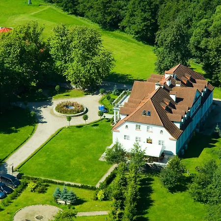 Dwor W Bychowie Ferienpark 3*