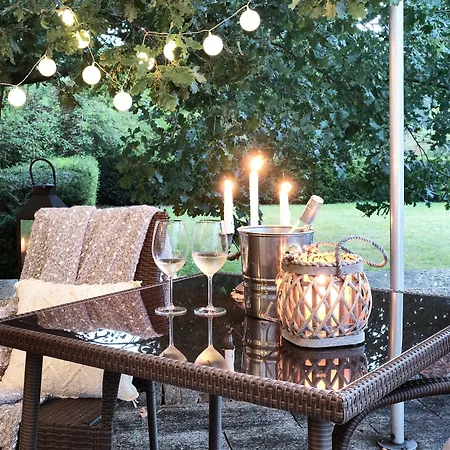 Dwor W Bychowie منتزه العطل جنيفينو