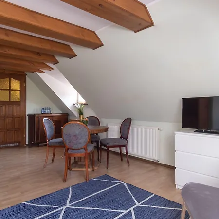 Dwor W Bychowie منتزه العطل 3*