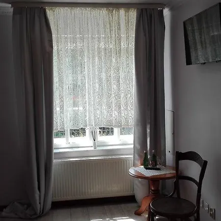 Dwor W Bychowie 3* Gniewino