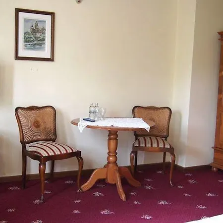 Dwor W Bychowie منتزه العطل