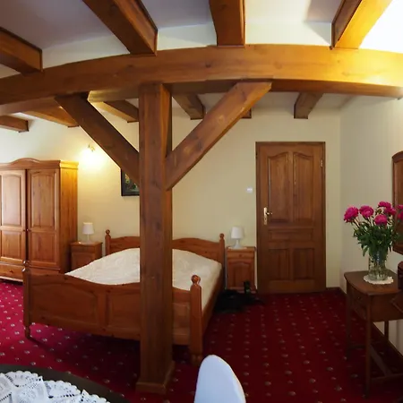 Dwor W Bychowie Ferienpark Gniewino