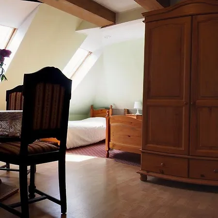 Dwor W Bychowie منتزه العطل 3*